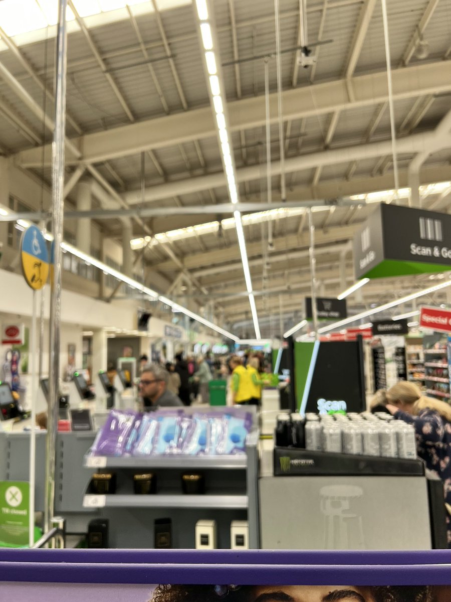 BigCaper's tweet photo. @AsdaServiceTeam self checkout = 4 Asda staff. Actual check out = 1 staff. Oh the irony! https://t.co/QQcmPc65o3