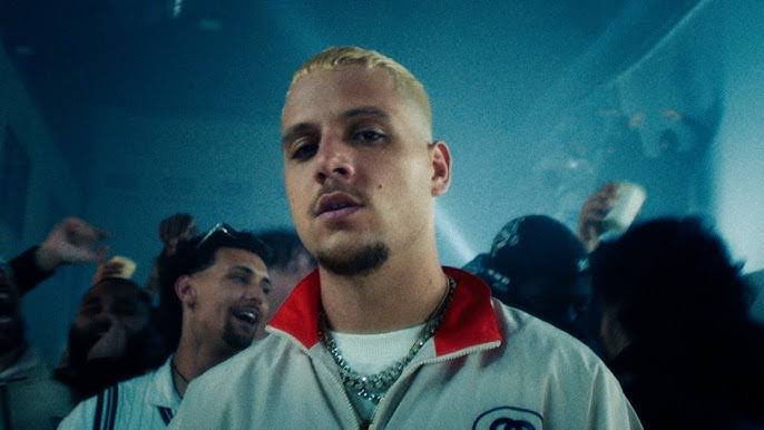 midiminuit__'s tweet image. À leur prime, qui est le meilleur rappeur parmi ces 4 ? 

▫️ NISKA
▫️ NAPS
▫️ MAES
▫️ PLK