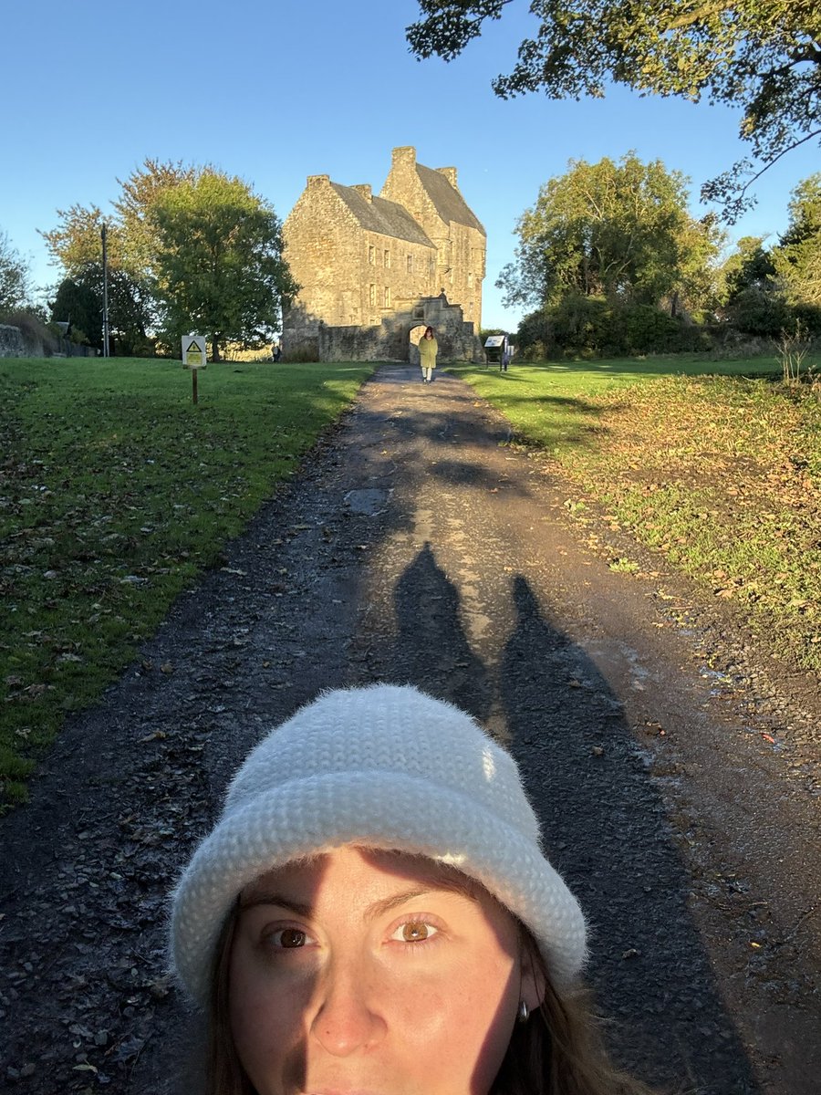 chokehrry's tweet photo. outlander oomfs i made it to lallybroch :) https://t.co/X1pZoLfSbu