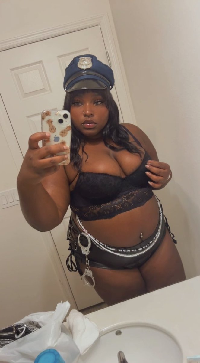SlurpGoddesss's tweet photo. 🚨 ATTENTION 🚨

🔥RT/RT🔥

⚠️This is a Stop-and-Frisk⚠️

💋Officer ThroatMagician needs to see who's got  the biggest, thickest, longest weapons.💋

I NEED ALL DICKS DROPPED BELOW. 👅💦

Let me see your concealed weapons. 😈 https://t.co/g9M4JNqazk