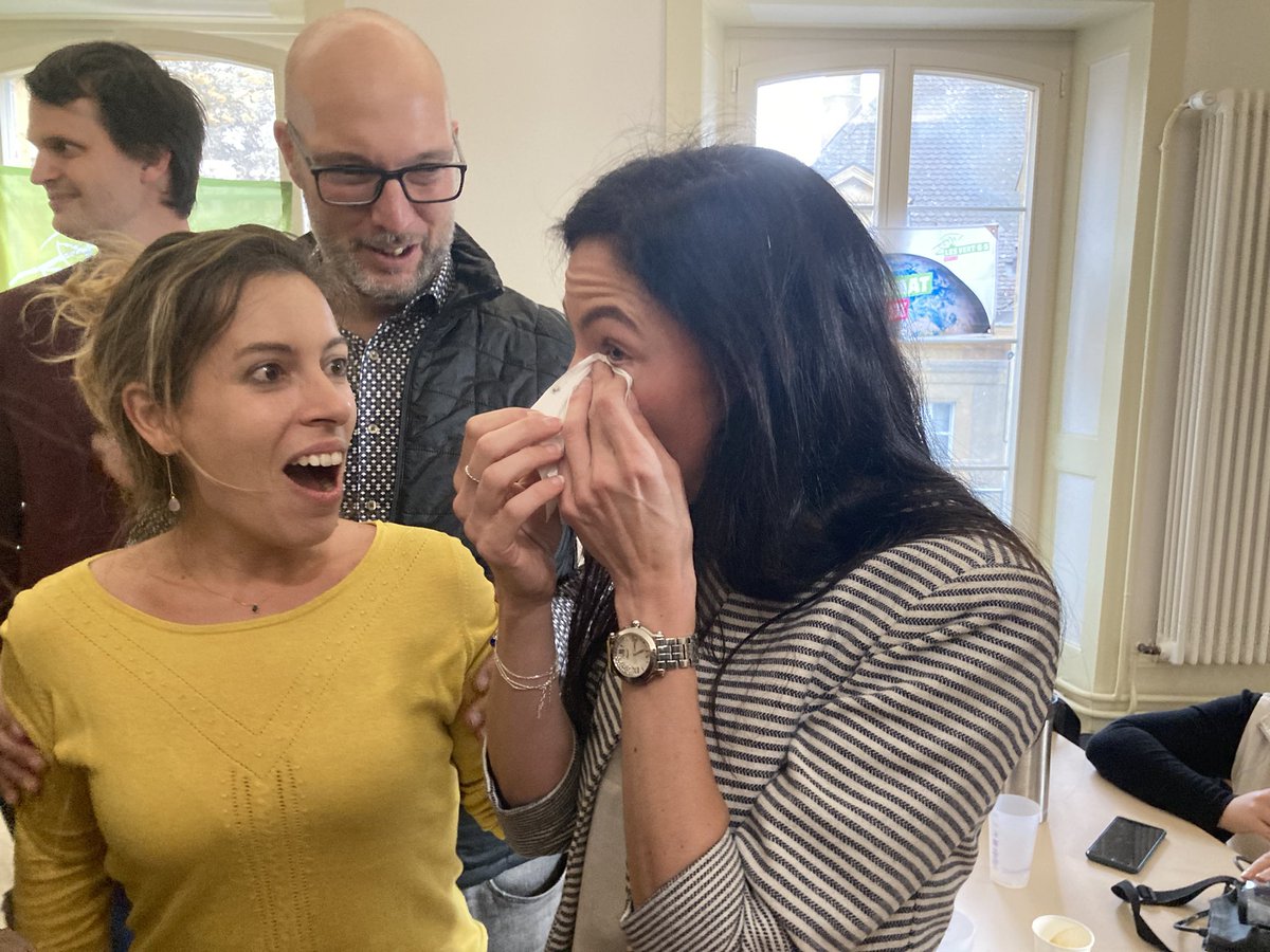 Grosse surprise à #Neuchatel, <a href="/psneuchatelois/">PSN</a> et <a href="/VertsNE/">Les Verts NE</a> raflent les deux sièges au Conseil des États. L’immense émotion de <a href="/VaraCeline/">Céline Vara</a>
