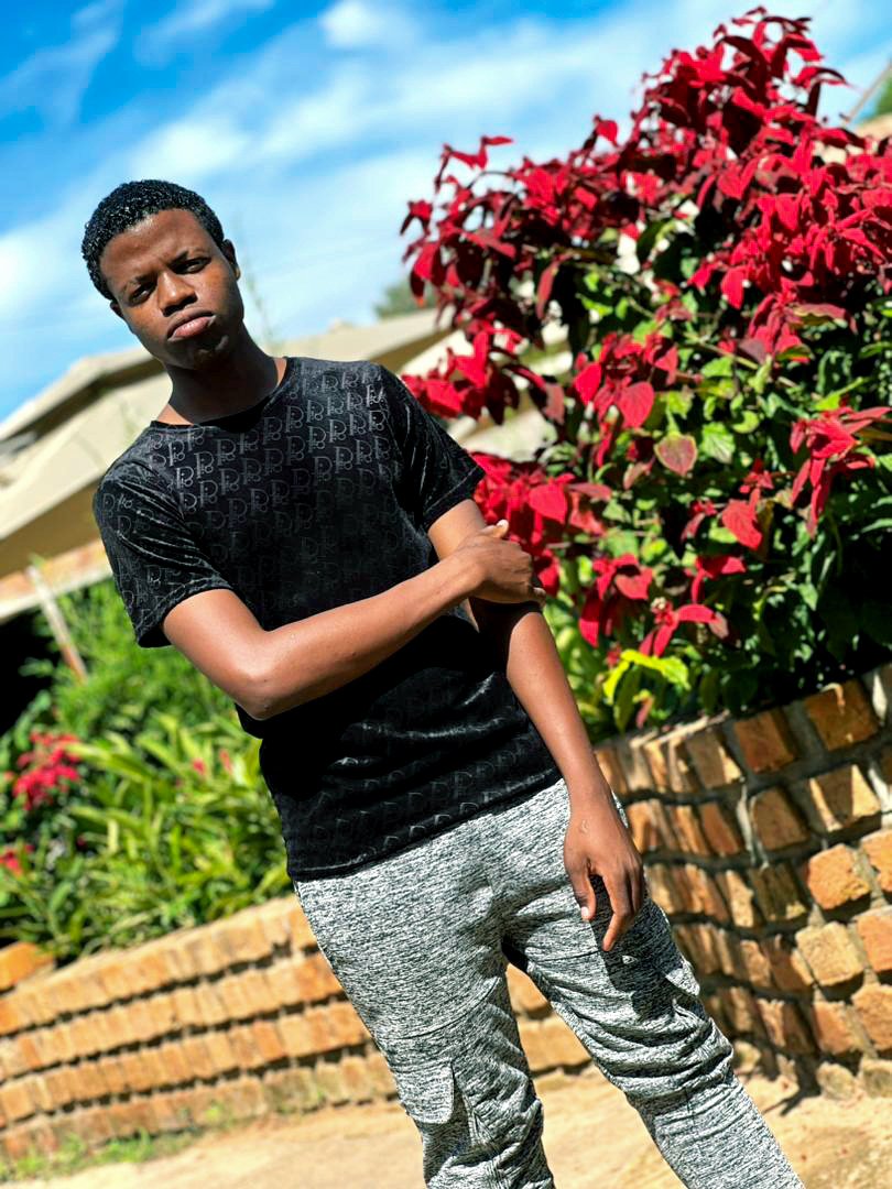 NdawulaRich's tweet photo. @MuckiRussell MOST HANDSOME upcoming UGANDAN ARTIST #rasomucki Chen hoshi apass Dave Blonde jimin CHAERYEONG #TraceAwardsRwanda2023 Yvonne congratulations hon hotel AFRICANA jaden #RSAvsENG #IsraelAttack #IsraelTerorrist Felix https://t.co/ZHkf634tP9