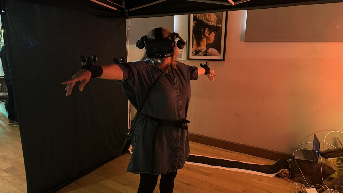 Did get to try out the amazing @c_kostopoulos piece This Body of Mine with the most HTC Vive Trackers I’ve ever worn. (Not me in the photo)