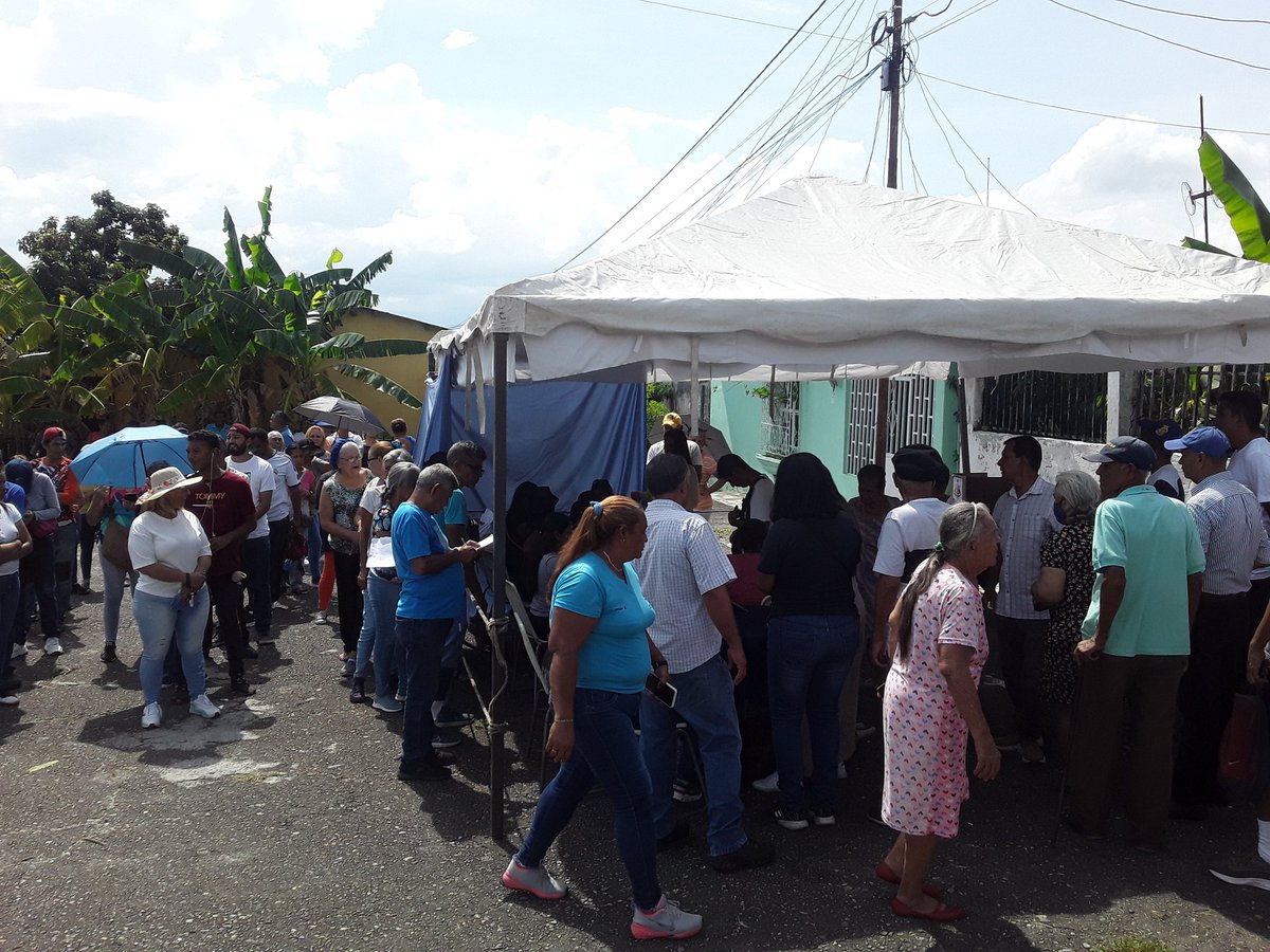#22Oct En Cocorote #Yaracuy el pueblo consciente y valiente en la calle votando masivamente en las #Primarias2023 vamos Venezuela
<a href="/AlbertoRodNews/">AlbertoRodNews</a> <a href="/ElPitazoTV/">El Pitazo</a> <a href="/CaraotaDigital/">Caraota Digital</a>