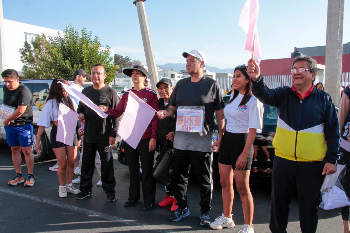natycastrejonv's tweet photo. Es un privilegio ser padrino de la 5ta Carrera Atlética con Causa, destinada para apoyar a niñas y niños con desnutrición y cáncer, promovida por #FIANC #Hidalgo
Apoyar iniciativas como esta demuestra nuestro compromiso con el bienestar de la niñez.
#PrimeroLaEducación #NatyCastrejón