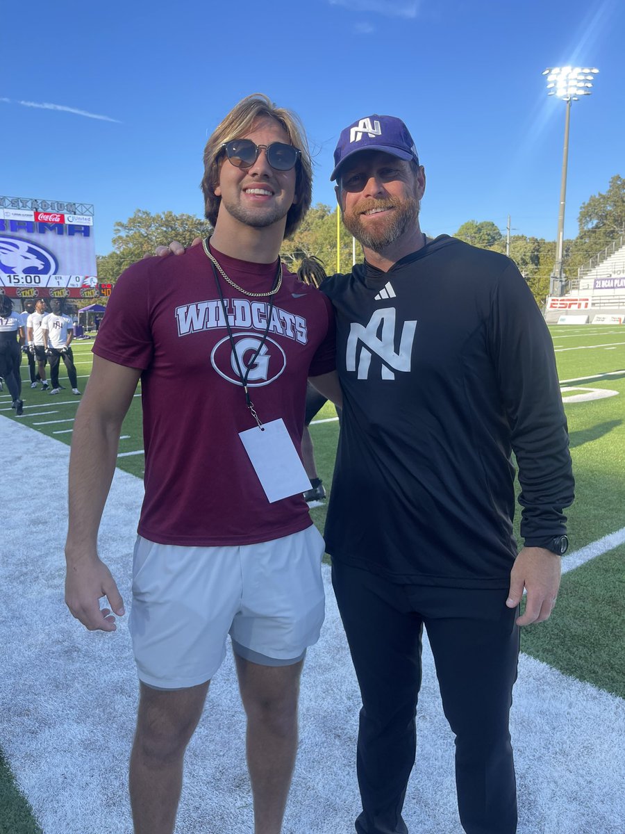 BrooksFrazier44's tweet photo. Had an amazing time at @UNAFootball 🦁

@BrentDearmon @CoachCaraboa #RoarLions https://t.co/FwHV20MKpE