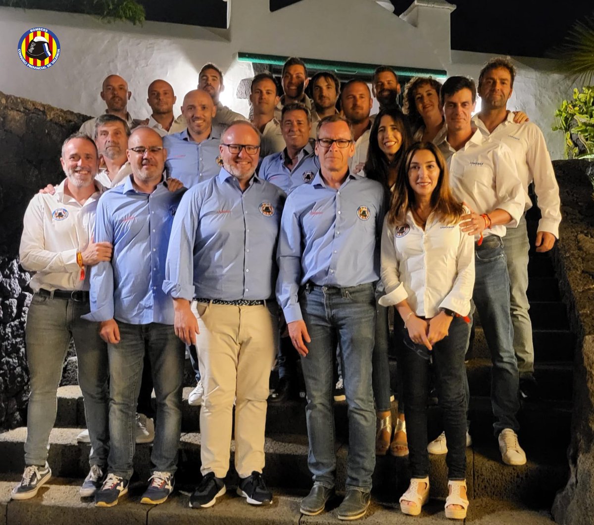 BombersValencia's tweet photo. Així es va donar a conéixer a la cerimònia de clausura, en què va estar present el diputat medi ambient i president de @BombersValencia @avelinoxeraco, els 2 equips d'excarceració i 2 de trauma del Consorci, i el #COMENEX, comité d'Encontres d'Exarceració del Consorci. https://t.co/ELcEcc9bLj
