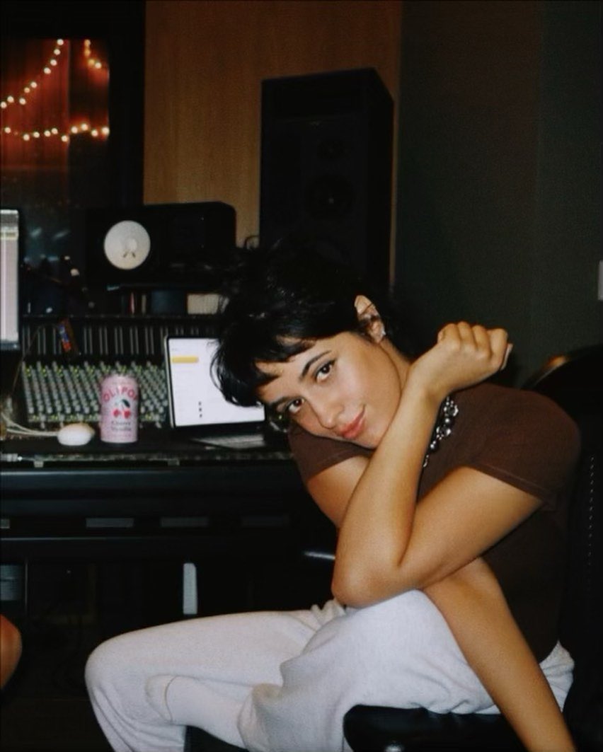 lovingcmila's tweet photo. CAMILA CABELLO IS IN THE STUDIO SHE IS COMING! https://t.co/dqX1PfkNzL