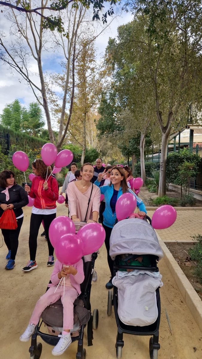 Nos hemos unido “Contigo contra el cáncer de mama”

Marcha rosa contra el cáncer de mama. 

#MasInvestigaciónMenosCancer