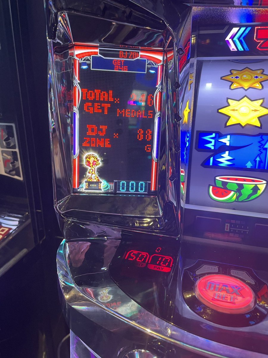 tomatohisama's tweet photo. でぃすく56
投資138枚
回収180枚

カバネリとれずディスク目押し下手すぎて微浮き
明日から学校か、、、一生スロット打っときたい https://t.co/W1XGRd7Y0z