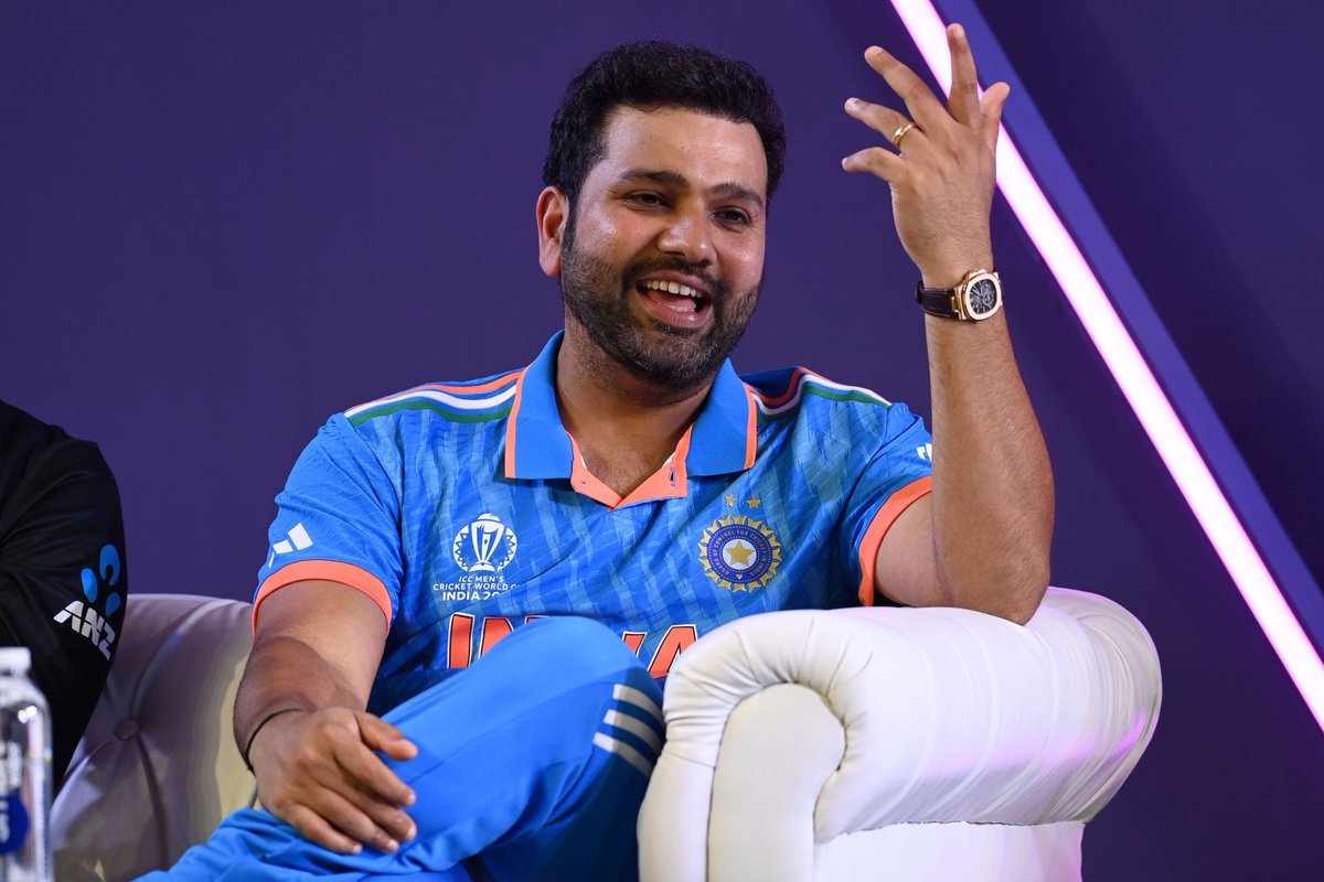 ChiragVofficial's tweet photo. Everyone talks about Mitchell Starc, Trent Bolt or David Warner coming in fork during a World Cup year. But no one highlights Rohit Sharma coming in fork during ODI world cups. The highest run scorer of 2019 WC and currently the top scorer in 2023 WC!!! HITMAN https://t.co/mWSsl7tA3D