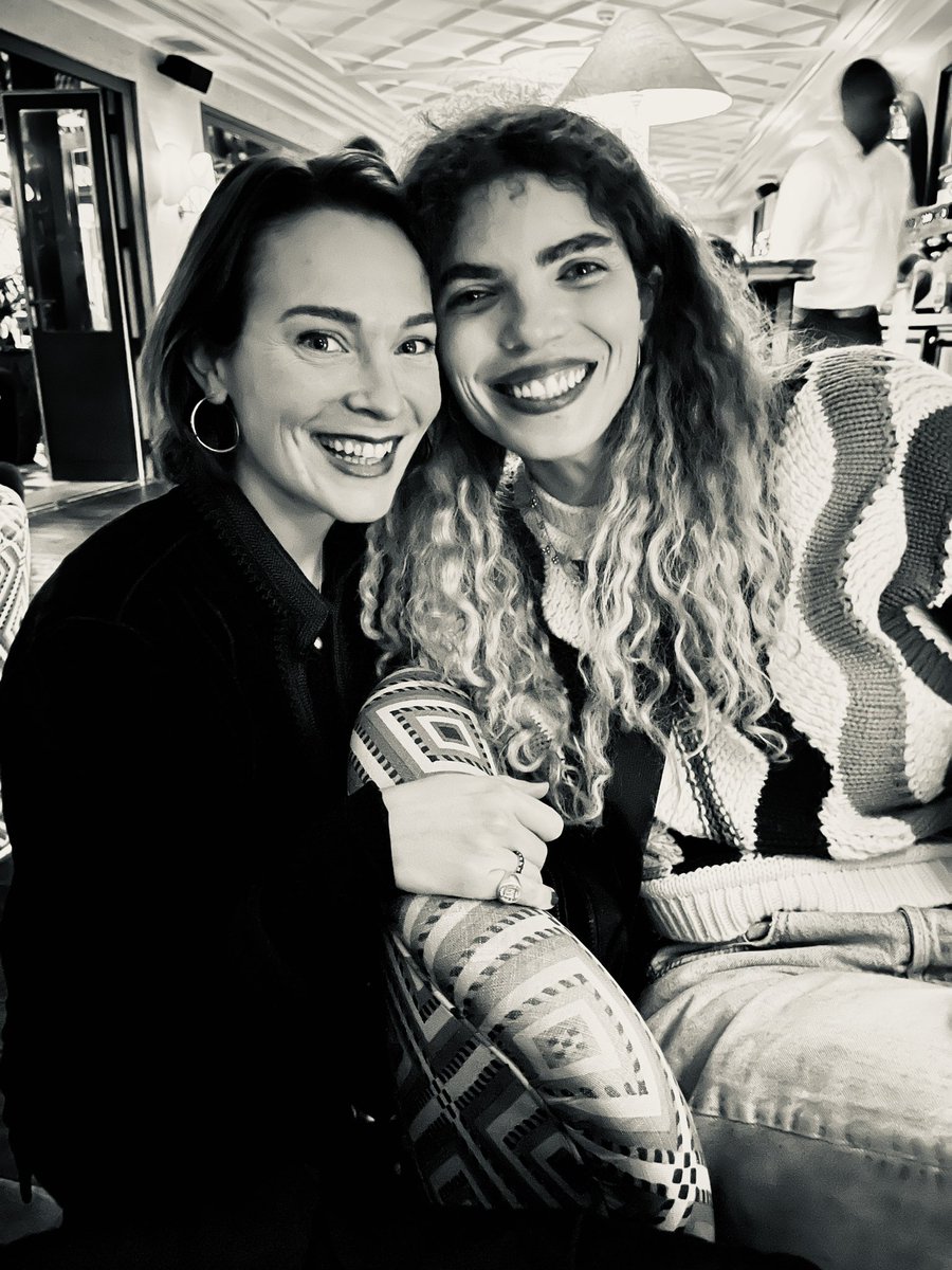 ClitSplash tweet media