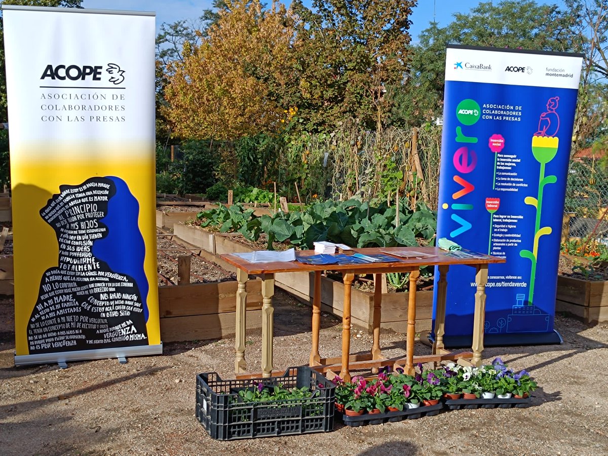 Gracias al huerto urbano de Valdezarza por invitarnos a dar a conocer los proyectos de Acope y la realidad de las mujeres en prisión.Gracias a todas las personas que os habéis acercado a compartir este ratito de sábado matinal con nosotras, por vuestro interés y participación💜🌱