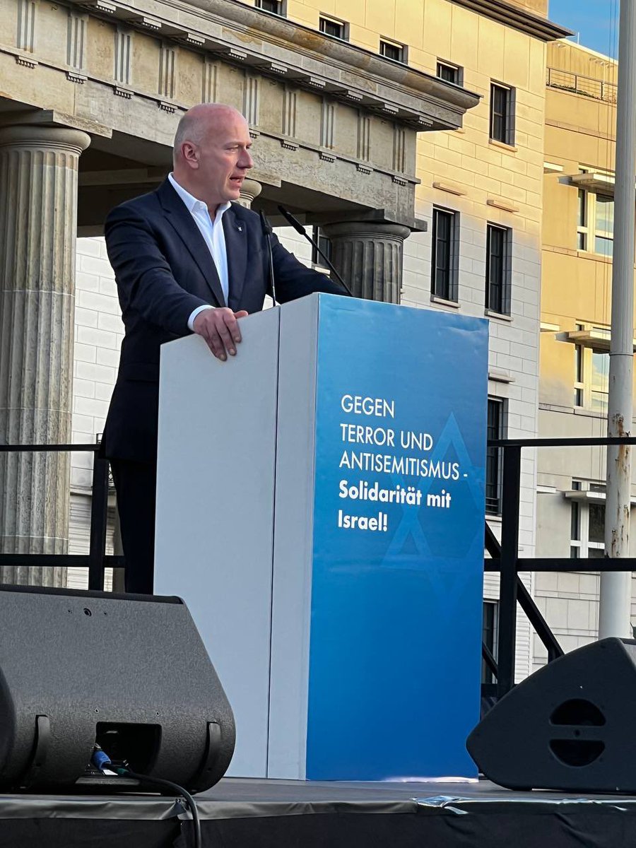 kaiwegner's tweet photo. Wer Terror rechtfertigt, verharmlost relativiert oder gar verherrlicht – der trifft auf unseren Widerstand und auf unseren Zusammenhalt. Der trifft auf einen konsequenten und harten Rechtsstaat. Nie wieder ist jetzt. https://t.co/CTA5J3XUfW