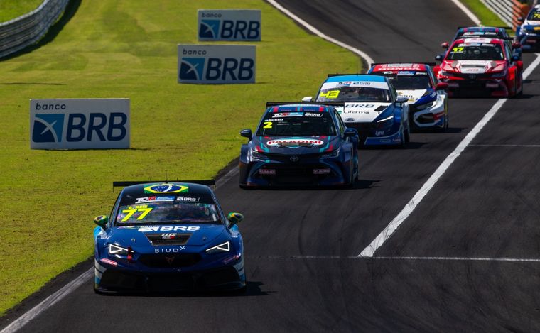 Cadena3Motor's tweet image. ⚠️ @tcrsouthamerica 
➡️ #Round9🇧🇷

TCR South America: Reis gana la Carrera 1, seguido por Rosso, en Velocitta. Los detalles aquí👇🏿
cadena3.com/noticia/carrer…

Seguí @Cadena3Motor 
Te lo cuenta🎙️📲💻
@Cadena3Com