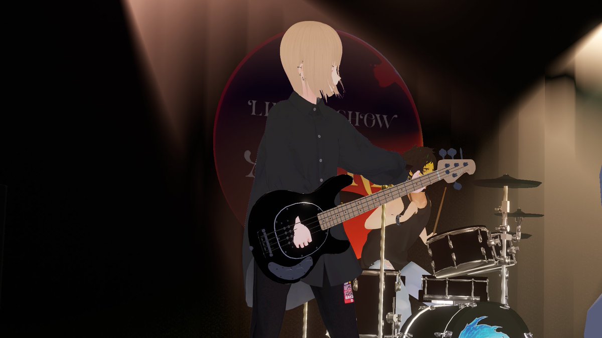 Venom_sss's tweet image. AlternoiseもLAUTRIVもめちゃかっこよかった、語彙力なくてもうしわけないけど、VRのライブ初だったので、色々衝撃だった。観客席からちょいちょい「プロじゃん！」って声があって、ほんまそれ！ってなった。
ライブ最高でした～！見に行けて本当良かった😭
#バチャマガ #LAUTRIV #Alternoise