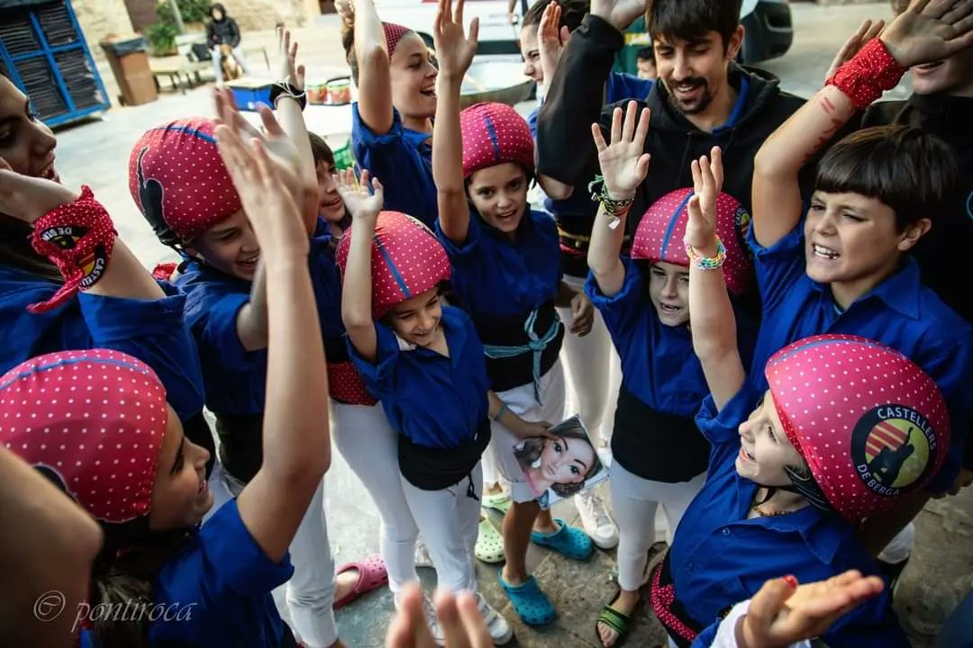 cdberga's tweet photo. 💙🔝 CANALLA
📸 @pontiroca
#castellers #castells #cdberga #AllòQueValLaPena #Berga #Berguedà #castellersdeberga #canallacastellera #enxaneta #acotxador #acotxadora #dossos #pomdedalt https://t.co/cNZhhVSvze