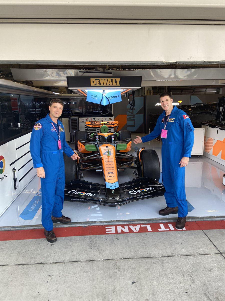 Enjoyed a fascinating conversation with <a href="/McLarenF1/">McLaren</a> on how the their large team manages complex and critical decisions within seconds. Many overlaps with how we interact with Mission Control to achieve space mission success.  #USGP <a href="/astro_reid/">Reid Wiseman</a>