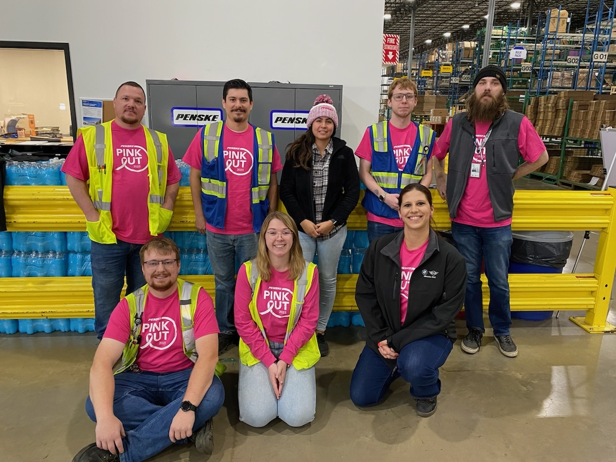 PenskeNews's tweet photo. Our team in #MinookaIL is showing their support for #PenskePinkOut23. Thank you for promoting #breastcancerawareness. #Penske #CommunityService https://t.co/CXN7ey2KTk