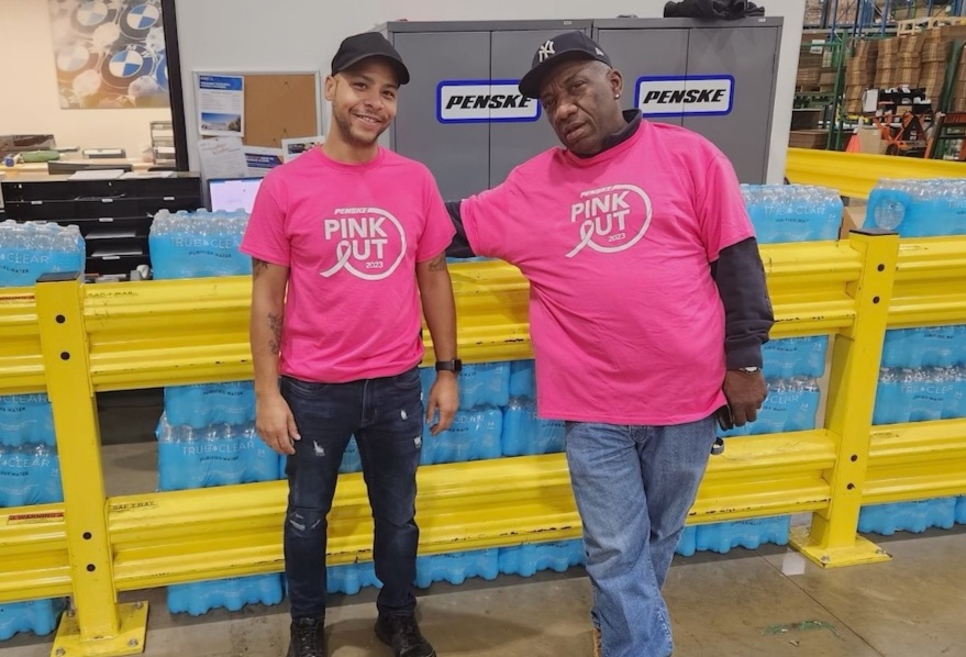PenskeNews's tweet photo. Our team in #MinookaIL is showing their support for #PenskePinkOut23. Thank you for promoting #breastcancerawareness. #Penske #CommunityService https://t.co/CXN7ey2KTk
