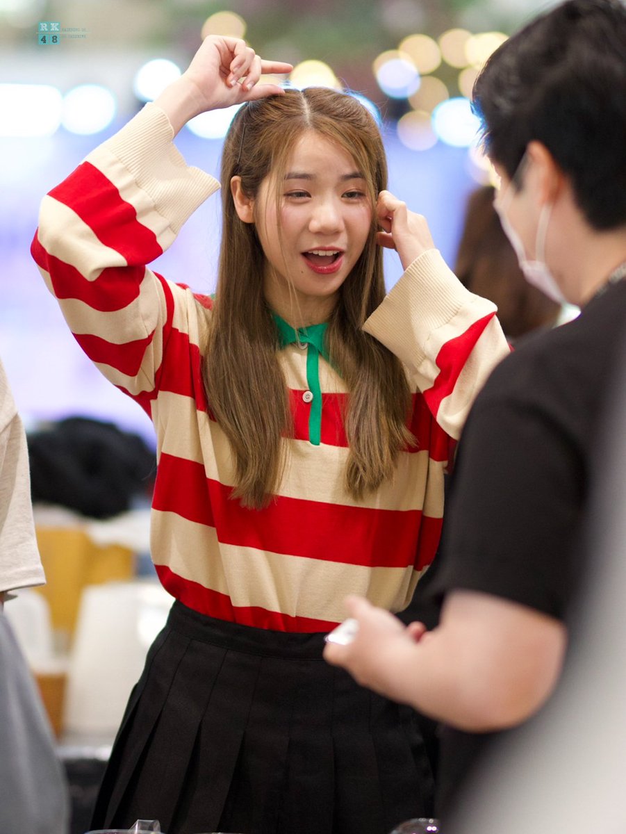 RKhing48's tweet photo. ไม่มีรูปสวยๆ ก็ลงรูปมีมก็ได้🤣

Fame BNK48
#FameBNK48​ #BNK48​ #RaiKhing48 https://t.co/MURFxfkxr0