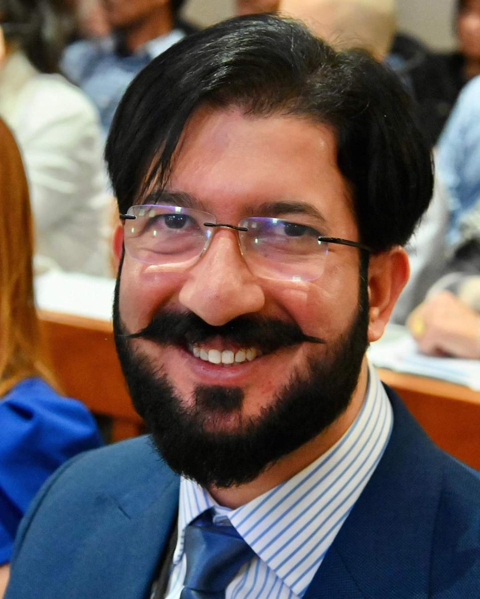 تری دنیا جہانِ مرُغ و ماہی 
مری دنیا فغانِ صبح گاہی 
تری دنیا میں میں محکوم و مجبور 
مری دنیا میں تیری پادشاہی!
(اقبال)