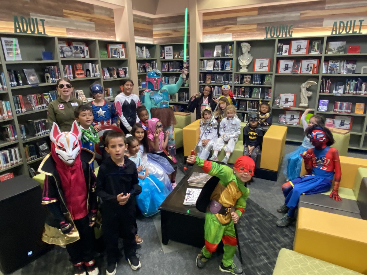 DrGregMcWhorter's tweet photo. The Valor Con costume contest was a hit! Thanks to @CristDarren for organizing it & to @drmartinezvvusd for getting the prizes together. Our Val Verde kiddos had a great time at Valor Con! #costume #contest #valorcon @VVUSD_Family @VVUSD_DEI @VVUSD_EL @ValVerdeUSD @ValVerdeSupt https://t.co/4QAD0Qo5wT