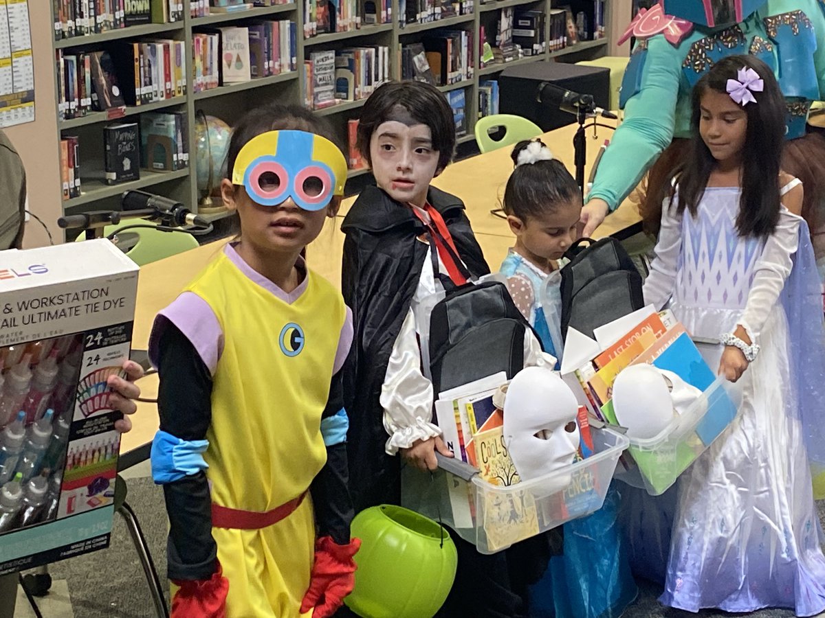 DrGregMcWhorter's tweet photo. The Valor Con costume contest was a hit! Thanks to @CristDarren for organizing it & to @drmartinezvvusd for getting the prizes together. Our Val Verde kiddos had a great time at Valor Con! #costume #contest #valorcon @VVUSD_Family @VVUSD_DEI @VVUSD_EL @ValVerdeUSD @ValVerdeSupt https://t.co/4QAD0Qo5wT