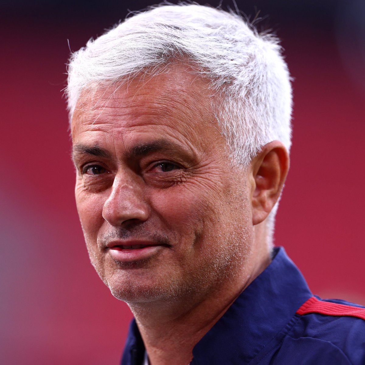 Na semana passada, Papu Gómez disse que a única memória que tem de Mourinho é “ter ganho a Liga Europa contra ele”.

Mourinho respondeu-lhe indiretamente hoje: “Estou com tosse, mas não vou tomar nenhum xarope ou comprimidos, senão tenho problemas em passar o teste antidoping”.