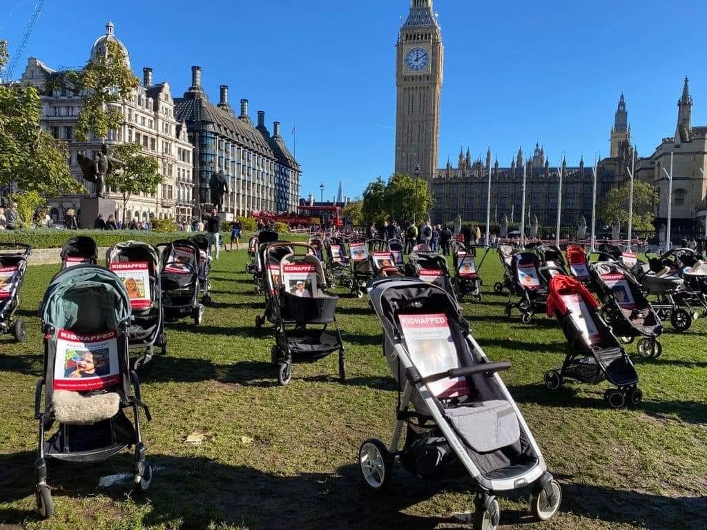 YosephHaddad's tweet photo. Parliament Square in London right now.
Give us back the children - bring all the hostages home immediately!!! https://t.co/GwqG4KIefC