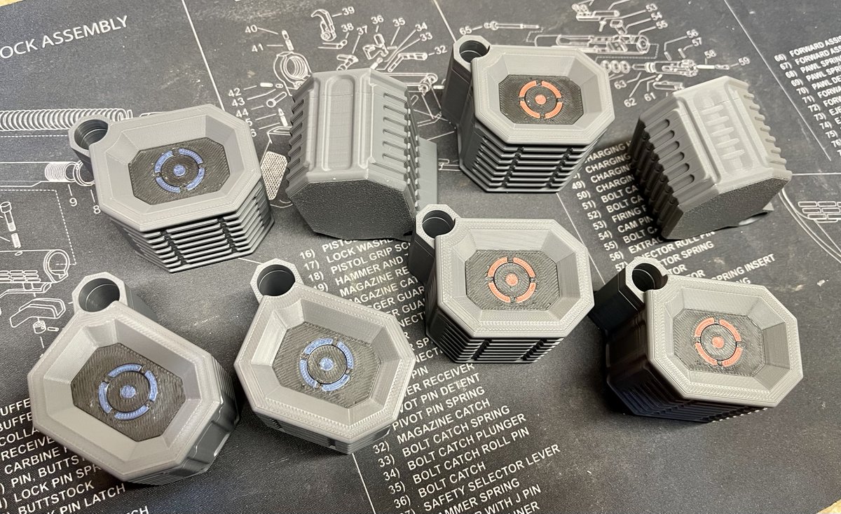 SuperheroSmith's tweet photo. The verdict is in: @Polymaker_3D's #PLAPro in Dark Grey is amazing!

Love the color. Prints easily. Low gloss. Amazing strength, especially in applications where parts fit, snap, and twist together--like my Moon Clip Cases.

https://t.co/e08sM6jQSp (aff) https://t.co/fp56xMCNIB