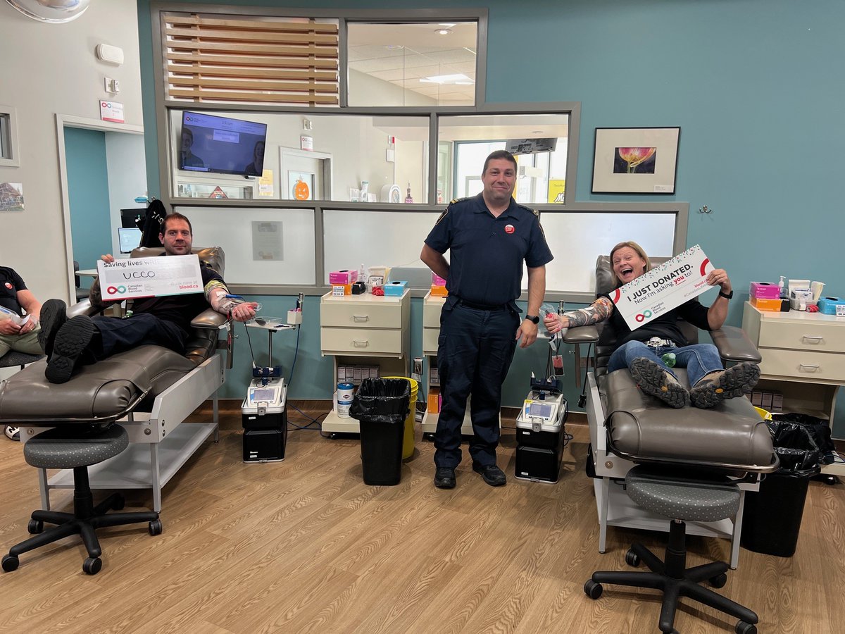LifelineRedDeer's tweet photo. Thanks to the officers from Bowden Correctional Institution @UCCOSACCweb for coming out to support patients. 

Alberta needs more blood and plasma donors to meet patient needs long-term. 
Please book a same-day donation appointment now at https://t.co/GNC2AVq5Kx https://t.co/qFuUhU1CYV