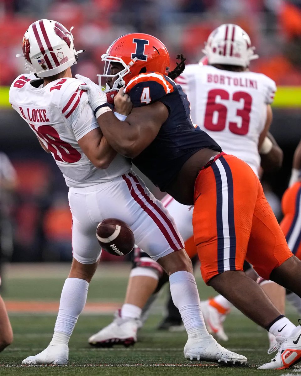 TheFieldPass's tweet photo. Top Illini Week 8 PFF Grades vs. Wisconsin (min. 10 snaps)

95.1 – DT Johnny Newton
81.4 – OLB Gabe Jacas
75.7 – NT Denzel Daxon
75.4 – ILB Kenenna Odeluga
74.1 – LT Julian Pearl
71.5 – CB Zach Tobe
71.0 – S Nicario Harper
70.9 – C Josh Kreutz
70.6 – DT Bryce Barnes
69.6 – CB Taz Nicholson
69.5 – OLB Ezekiel Holmes
68.8 – WR Casey Washington
68.3 – TE Tanner Arkin
67.5 – QB Luke Altmyer
66.4 – TE Tip Reiman
65.7 – LG Josh Gesky
65.1 – NT TeRah Edwards
