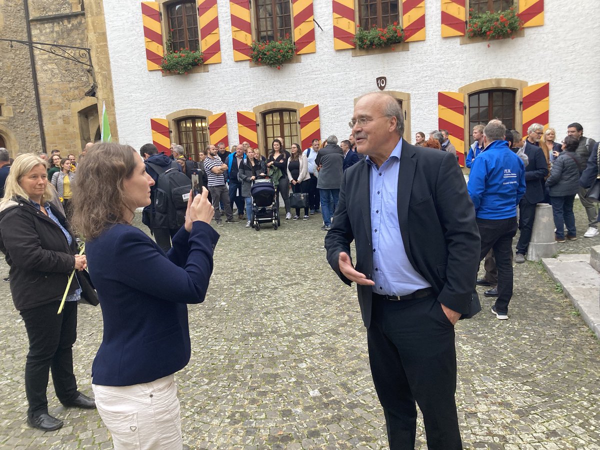 « Nous n’avons pas réussi à mobiliser suffisamment notre électorat », réagit le <a href="/PLRNE/">PLR Neuchâtel</a> Philippe Bauer après avoir perdu son siège aux États. #EF23 <a href="/RTSinfo/">RTS Info (compte archivé)</a> #Neuchatel