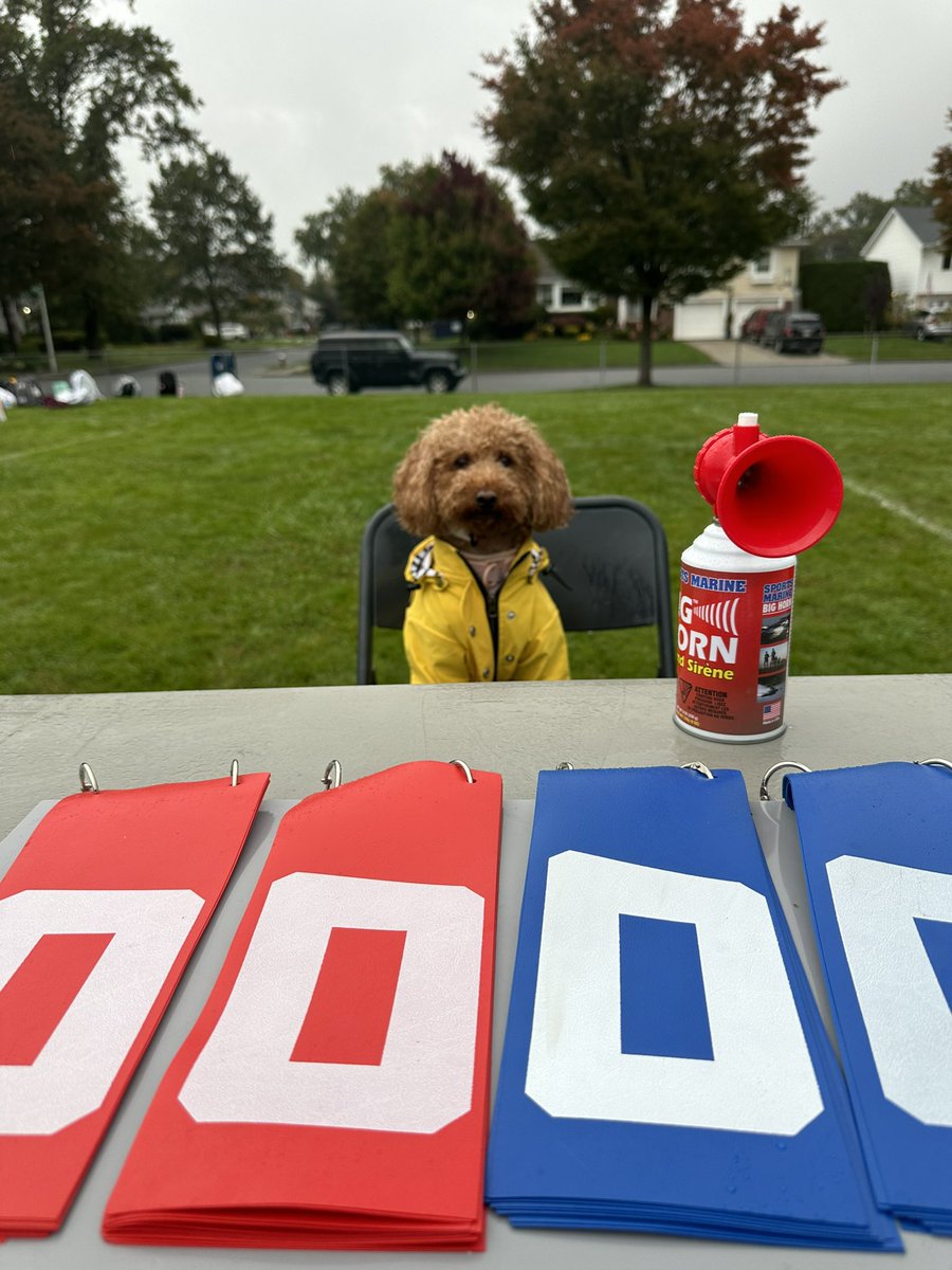 MrsCamGC's tweet image. A rainy win to end our season, with a special guest score-keeper! 🐶 So proud of the #GCJVFH 🏑 team this year, ending with a record of 7–3-0. Truly loved working with these girls every day, and am so proud to be their coach! 🫶🏻⭐️ #HEYRED @GC_ATHLETICS_