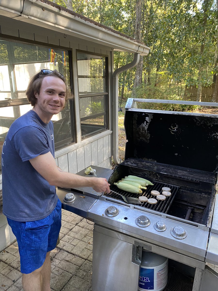 Moniquebschlick's tweet image. Our Forest Graduate Students Organization’s (FGSO) fall event was a success! It’s always incredible to connect with fellow students and exchange inspiring ideas! 🌳🎃

A huge shoutout to everyone who joined us and showed their support for our organization! 🙌🏻⚡️ #StudentCommunity