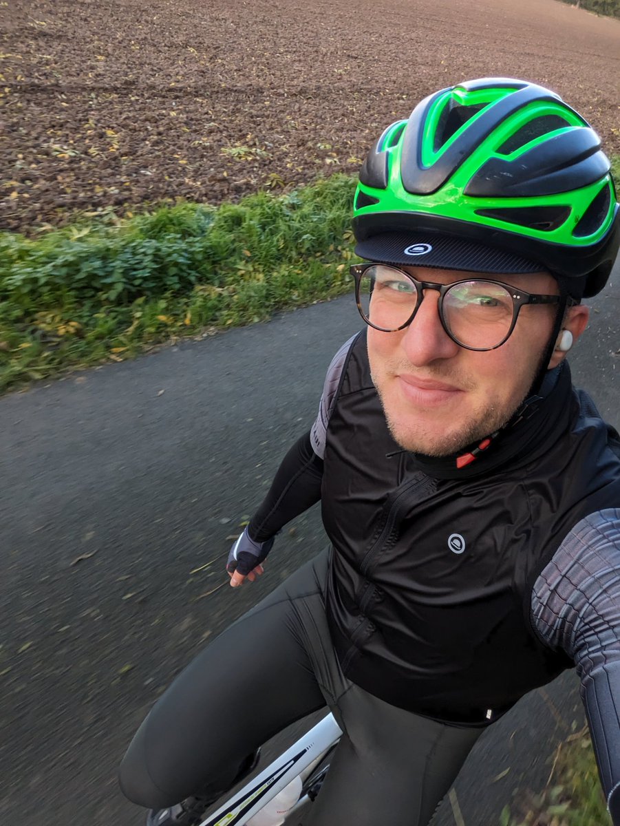 Imperiosus_'s tweet photo. Quick ride 32 fantastic miles dodging Babet and trying out some winter layers. I'm usually a fair weather rider but might be tempted out more this winter! 32 https://t.co/AusdAJ6J1l