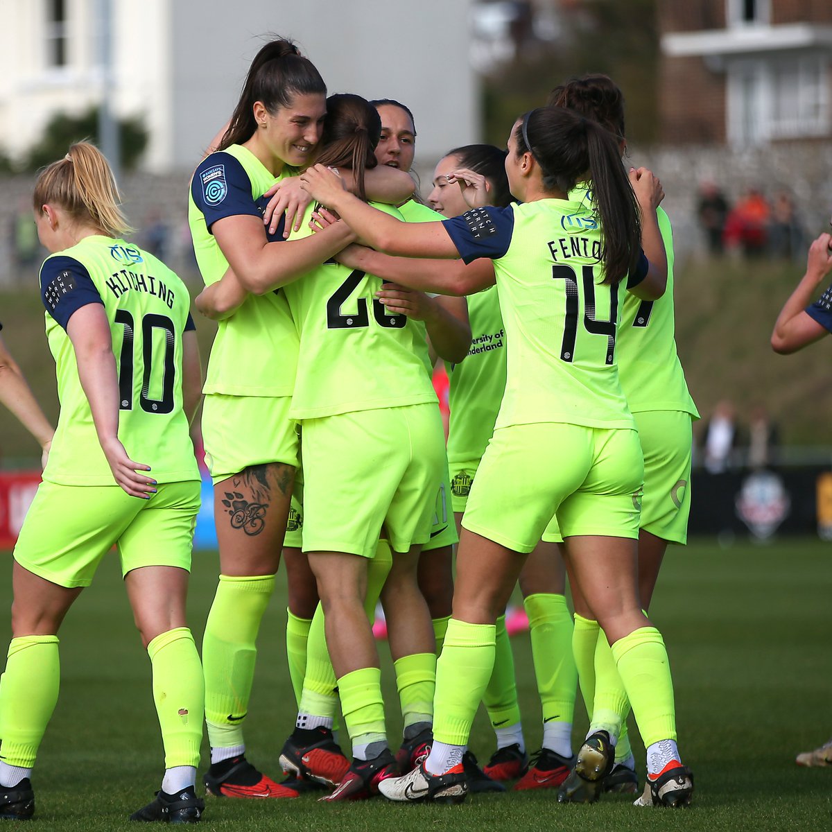 SAFCWomen's tweet photo. TOP. OF. THE. LEAGUE. ❤️🤍

#SAFCWomen https://t.co/aYqqYPyxf1