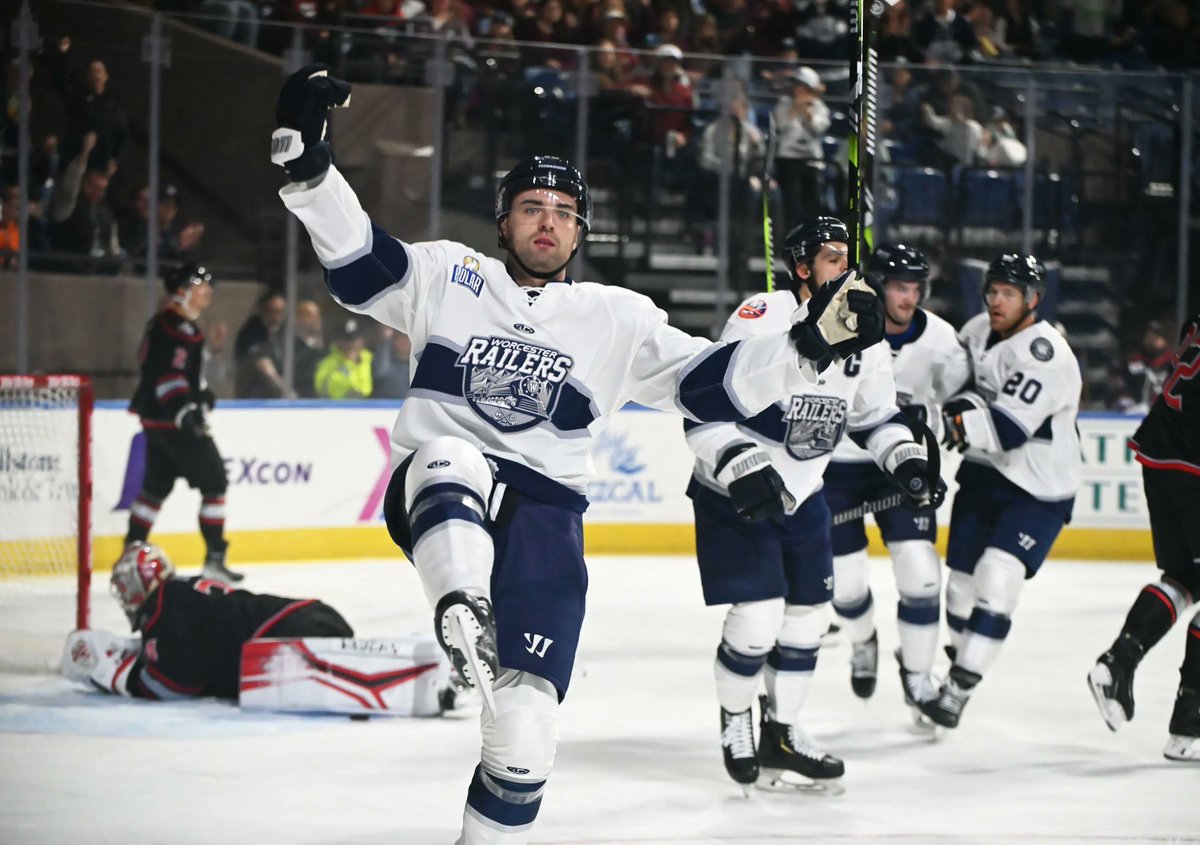 In their season-opener Saturday, the Railers made a strong first impression in front of packed house at DCU Center.   

“The crowd was unbelievable tonight, and obviously when you get that kind of support, you build off that energy, and you feed off it.”

telegram.com/story/sports/n…