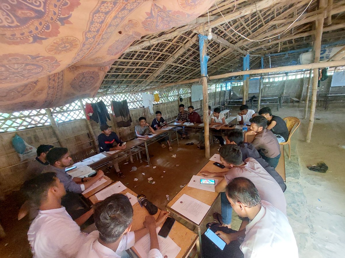 RuwedCbo's tweet photo. @ruwed_2021 successfully completed first day of Basic #Poetry Training as part of Youth Skills building program.
#poet #Rohingya #Language #Rohingyalanguage #Rohingyapoems #poems https://t.co/6f0lF5MfMh