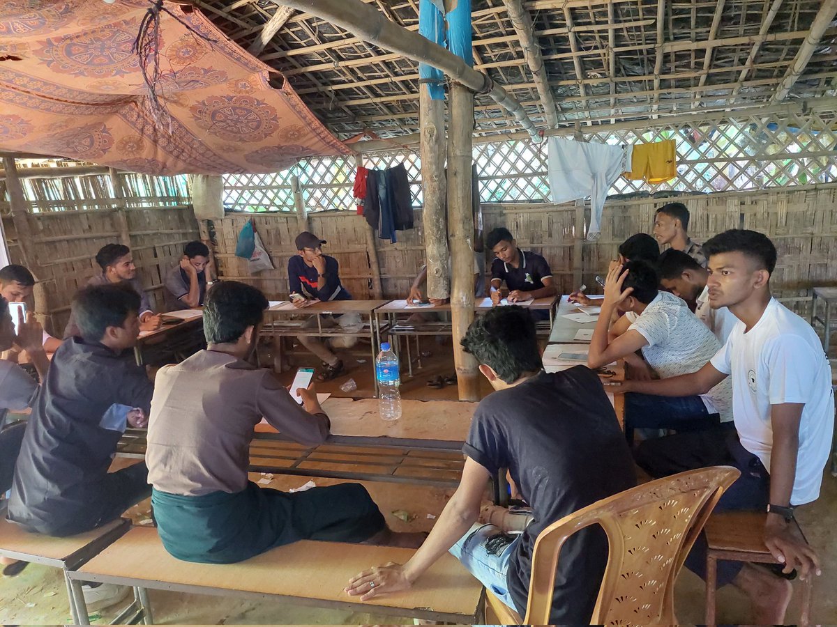 RuwedCbo's tweet photo. @ruwed_2021 successfully completed first day of Basic #Poetry Training as part of Youth Skills building program.
#poet #Rohingya #Language #Rohingyalanguage #Rohingyapoems #poems https://t.co/6f0lF5MfMh