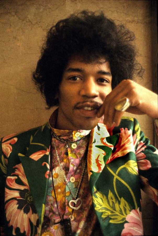 crockpics's tweet photo. Jimi Hendrix, 1968. Photo by Barrie Wentzell. https://t.co/0Jvjv6H1PR