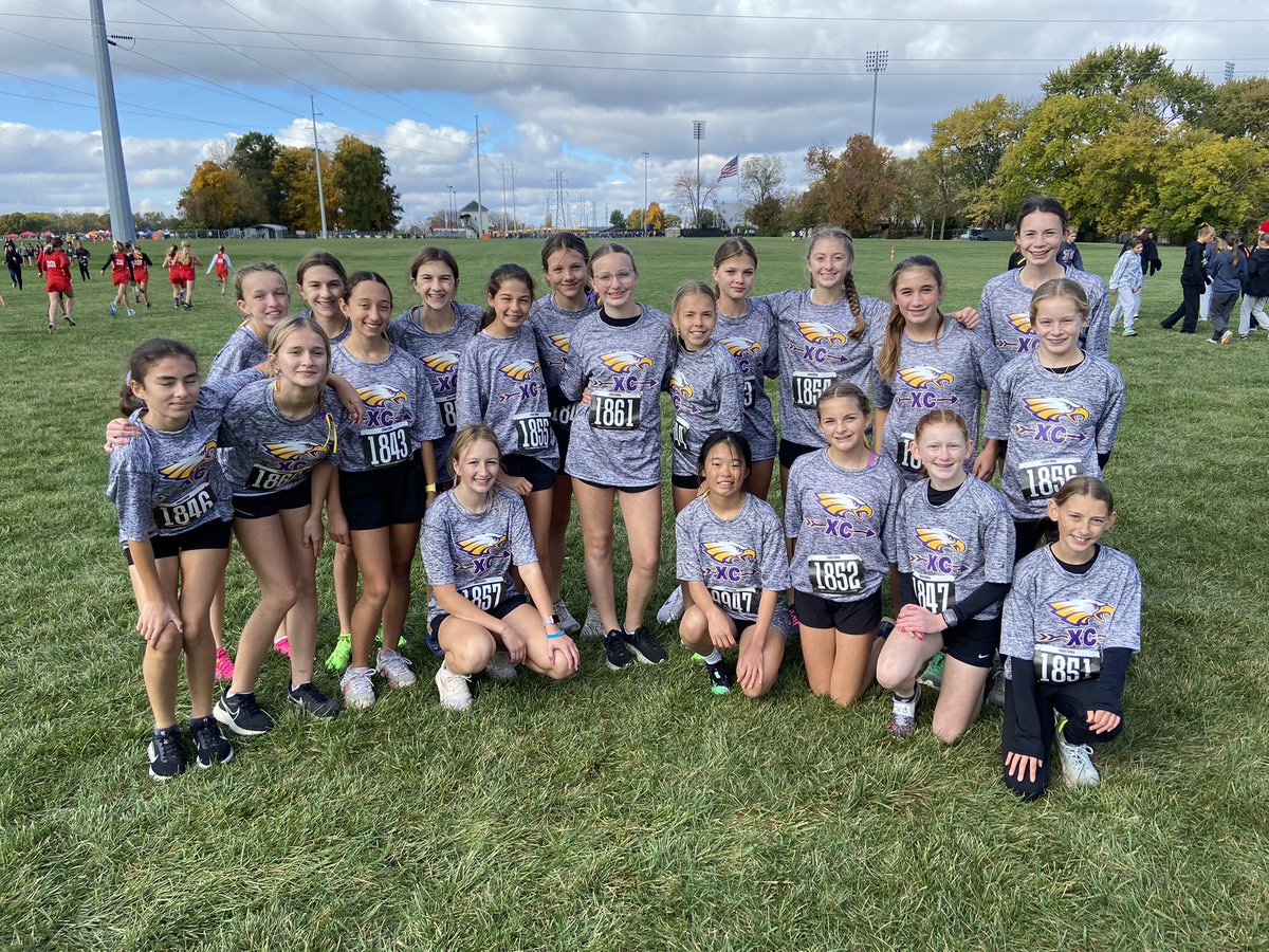 AMS_XC's tweet photo. Girls take 4th place! Eva, Madison, and Lauren finish in the top 30! Way to go ladies!!! https://t.co/iBodduBWUs
