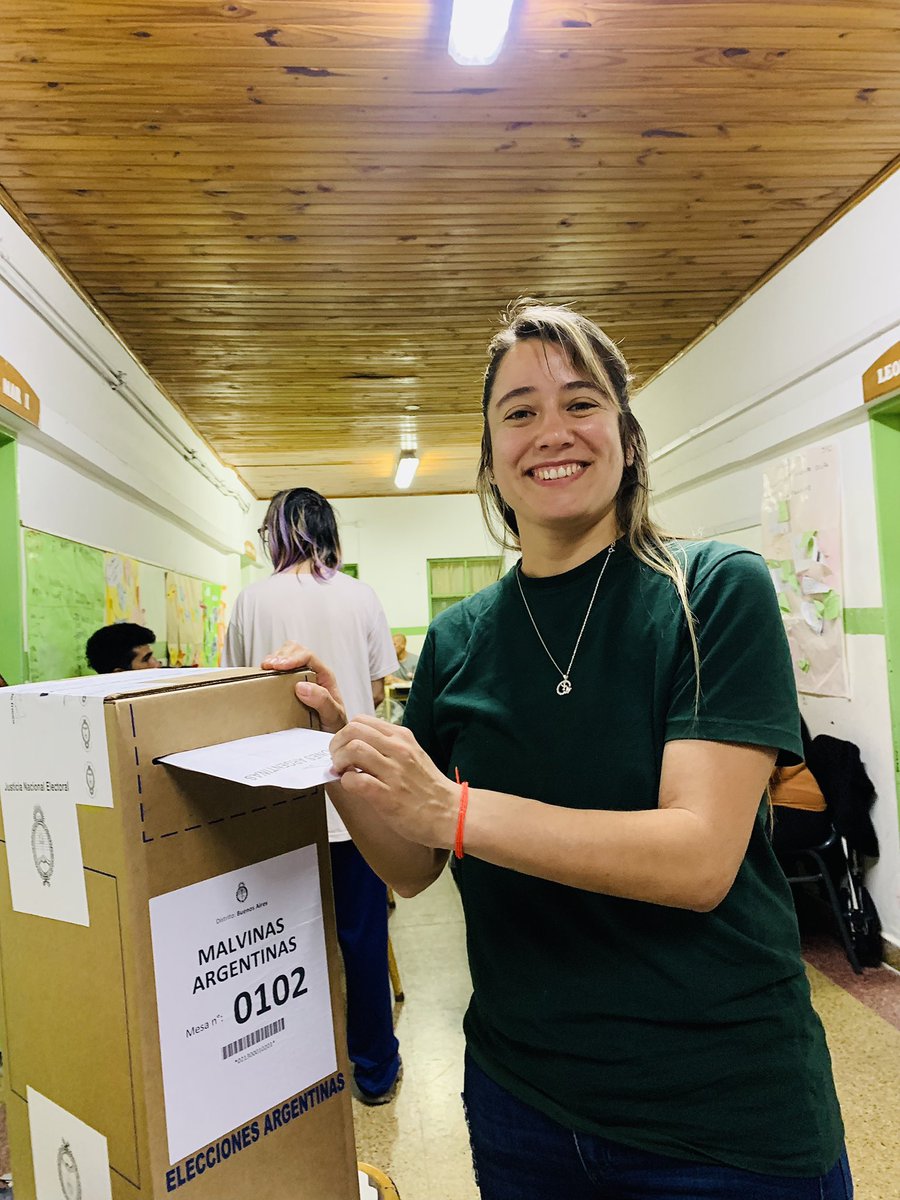 solmalvinas's tweet photo. Ya voté🙋🏼‍♀️ y lo hice convencida de que es en las urnas donde se depositan los sueños❤️ Gracias a todos quienes con tanto compromiso participan de este día tan importante para la democracia de nuestro país🇦🇷 https://t.co/RPKuEu07r4