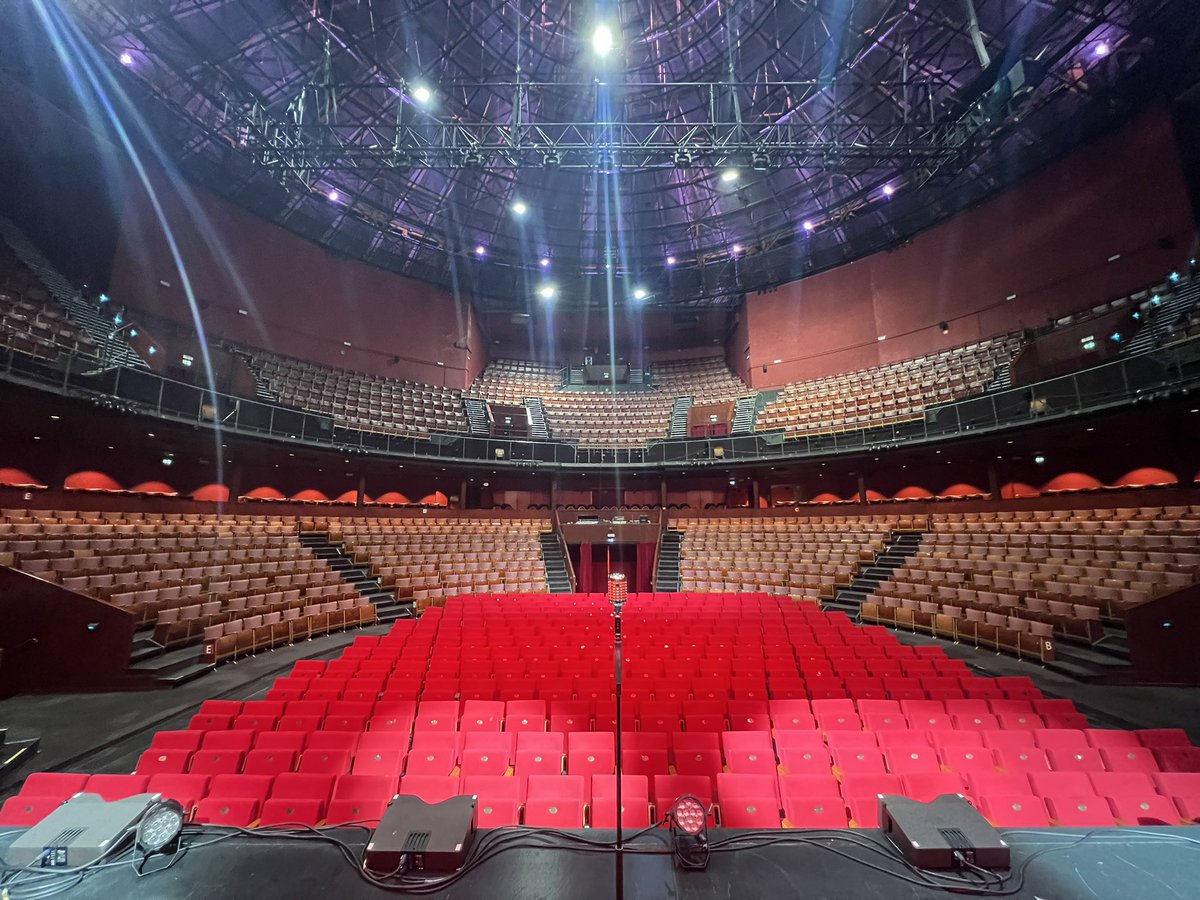 Bureau du jour 

<a href="/piaftheshow/">Piaf ! Le Spectacle</a>