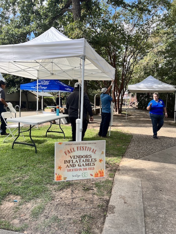 CCVillageAssoc's tweet image. Setting up for the #FallFestival today at Shadowbend Park from 1-4pm. Join us!

#thewoodlands #thewoodlandstx