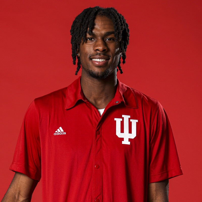 On3's tweet image. NEWS: 5-star Indiana freshman SF Mackenzie Mgbako was arrested Sunday morning after refusing to leave the drive-thru line at Taco Bell. 

More: on3.com/college/indian…