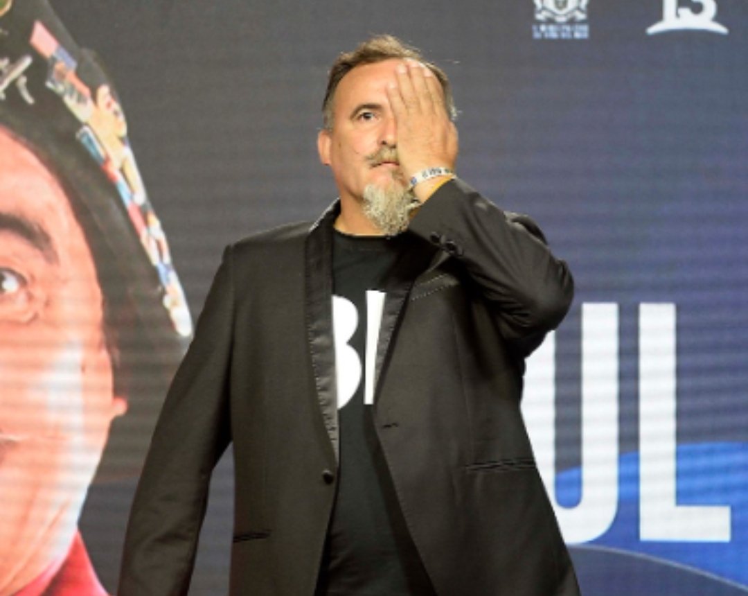Soy_Tu_Aji's tweet photo. A si que el humorista Paul Vásquez (El Flaco) fue víctima de una encerrona?
Que mal... Le recomiendo taparse los 2 ojos y salir a protestar contra este gobierno criminal y corrupto qué nos tiene hundidos en la mierda!
Tuvo suerte a otros los matan!
#ElFlaco #GobiernoDeInutiles https://t.co/QgWtTMmkly