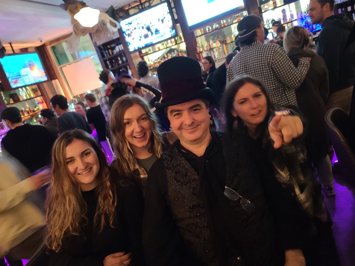 Goth_Graveyard's tweet photo. Amazing time in #SalemMA #HauntedHappenings #Salem https://t.co/D1GzNvgHcU
