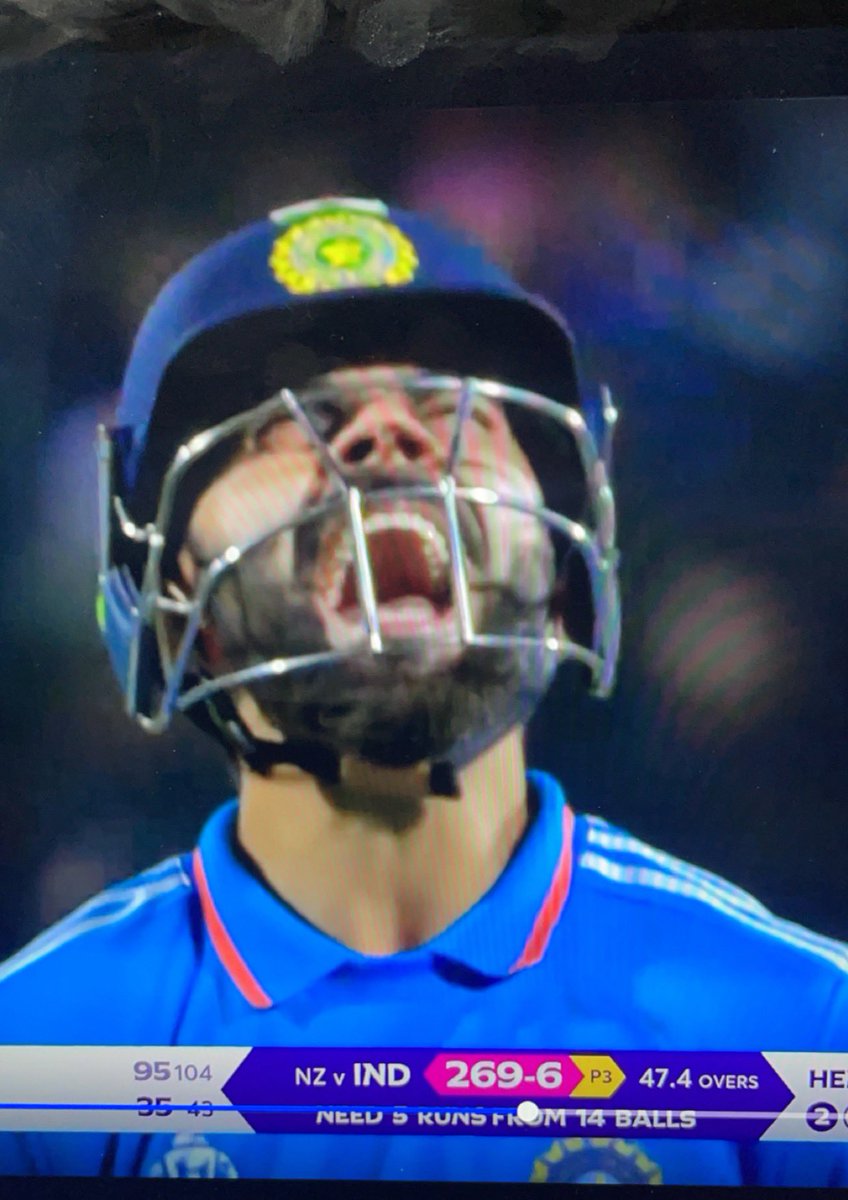 Kohli misses on a Century by just 5 runs
The disappointment on his face :(
#Kohli